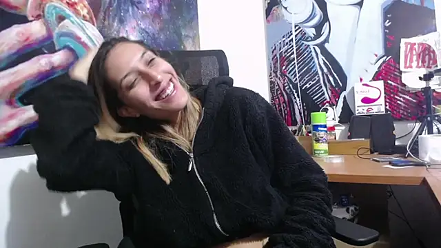 Snapshot of FULL_TENTATION_ chatting on 10.19.25 FULL TENTATION  online show from 10.19.25