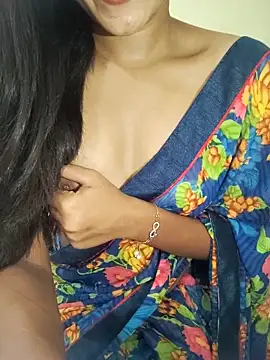 Snapshot of Meenakshi_ chatting on 10.29.25 Meenakshi online show from 10.29.25