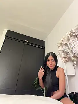 Sweetnaughtygirl  online show from 06.13.26
