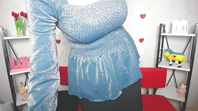 Snapshot of BeatriceFly chatting on 12.15.24 BeatriceFly online show from 12.15.24