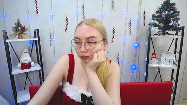 Snapshot of BeatriceFly chatting on 12.26.24 BeatriceFly online show from 12.26.24