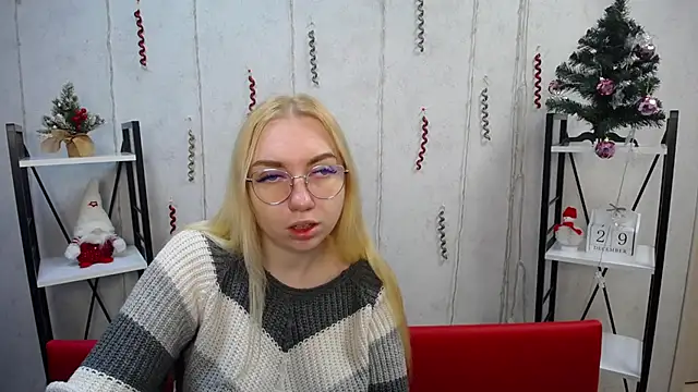 Snapshot of BeatriceFly chatting on 12.30.24 BeatriceFly online show from 12.30.24