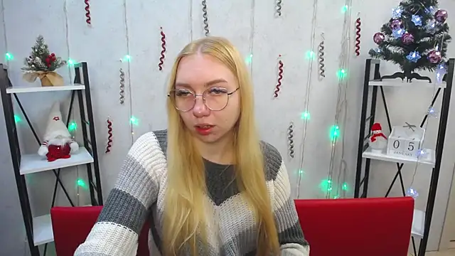 Snapshot of BeatriceFly chatting on 01.05.25 BeatriceFly online show from 01.05.25