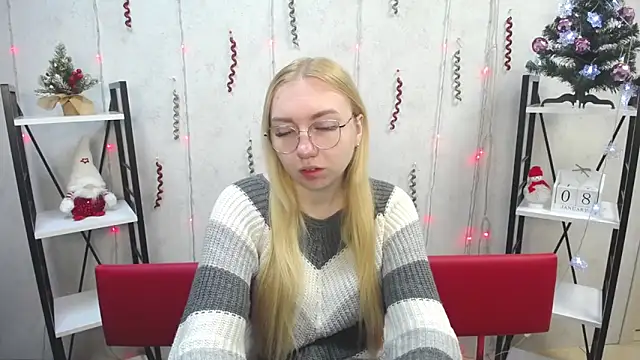 Snapshot of BeatriceFly chatting on 01.08.25 BeatriceFly online show from 01.08.25