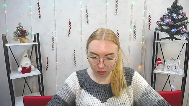 Snapshot of BeatriceFly chatting on 01.09.25 BeatriceFly online show from 01.09.25