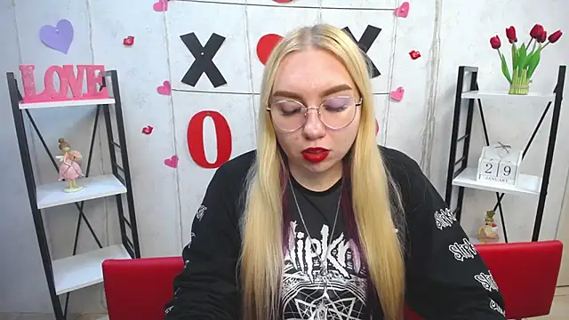 Snapshot of BeatriceFly chatting on 01.29.25 BeatriceFly online show from 01.29.25