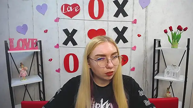 Snapshot of BeatriceFly chatting on 02.01.25 BeatriceFly online show from 02.01.25