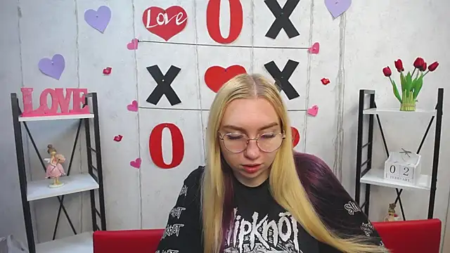 Snapshot of BeatriceFly chatting on 02.02.25 BeatriceFly online show from 02.02.25