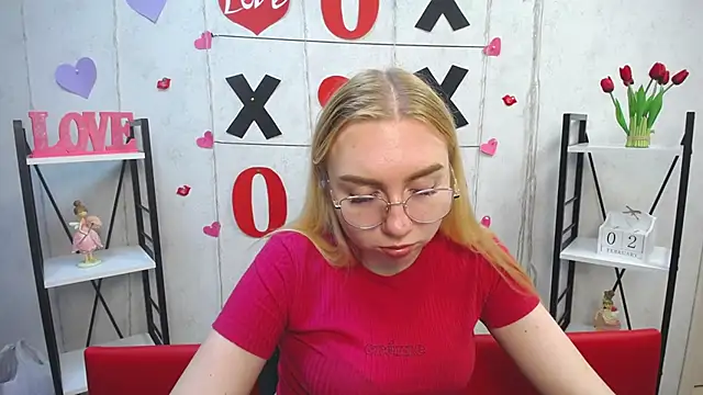 Snapshot of BeatriceFly chatting on 02.02.25 BeatriceFly online show from 02.02.25