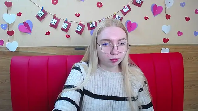 Snapshot of BeatriceFly chatting on 02.20.25 BeatriceFly online show from 02.20.25