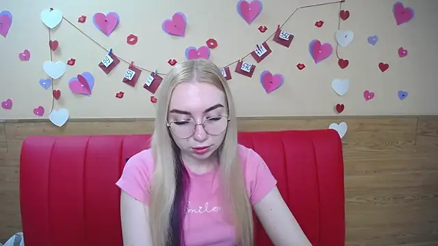 Snapshot of BeatriceFly chatting on 02.28.25 BeatriceFly online show from 02.28.25