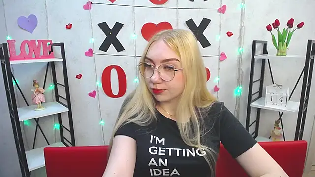 Snapshot of BeatriceFly chatting on 03.15.25 BeatriceFly online show from 03.15.25