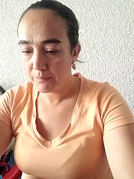 skayhot  online show from 09.26.25