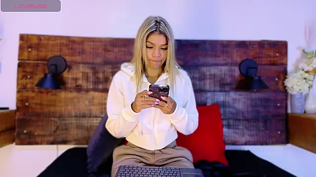 Celeste sanz online show from 04.14.26