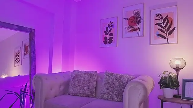 DahianaWalcott online show from 03.17.26