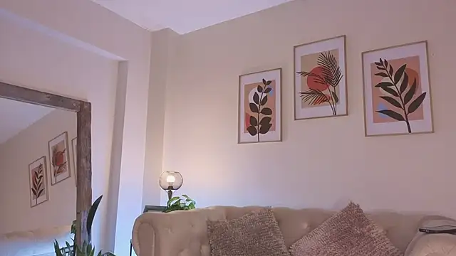 DahianaWalcott online show from 04.10.26