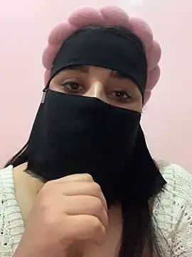 Snapshot of Miss-Soka chatting on 12.14.24 Miss-Soka online show from 12.14.24