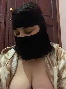 Snapshot of Miss-Soka chatting on 01.05.25 Miss-Soka online show from 01.05.25