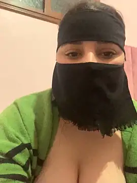 Snapshot of Miss-Soka chatting on 01.27.25 Miss-Soka online show from 01.27.25