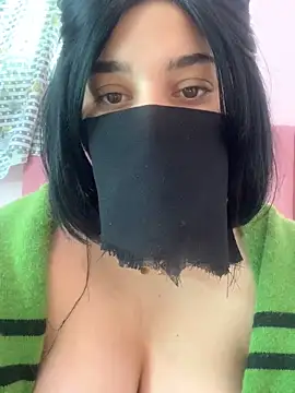 Snapshot of Miss-Soka chatting on 03.17.25 Miss-Soka online show from 03.17.25