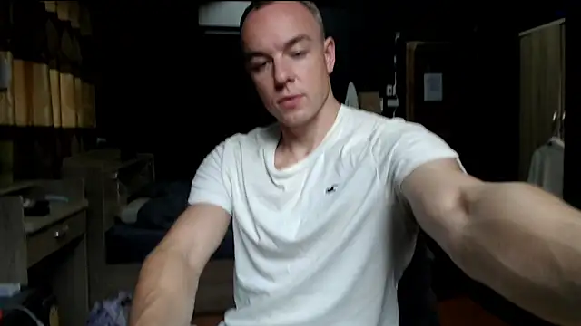 Snapshot of heilgarbest chatting on 05.22.26 heilgarbest online show from 05.22.26