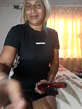 Snapshot of Goodgirlsue_77 chatting on 04.04.26 Goodgirlsue 77 online show from 04.04.26