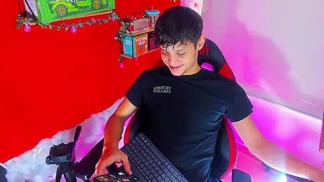 LilOwen  online show from 09.13.25