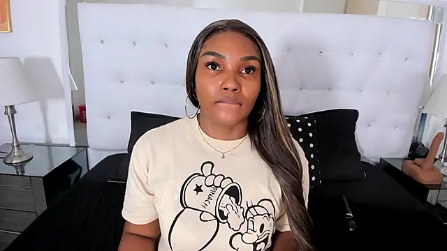 Isla Scott online show from 03.03.26