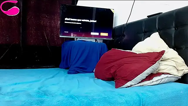 Snapshot of Deleon1995 chatting on 12.04.24 Deleon1995 online show from 12.04.24