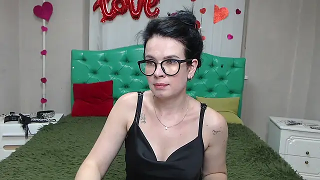 JasmineKouch online show from 07.08.26