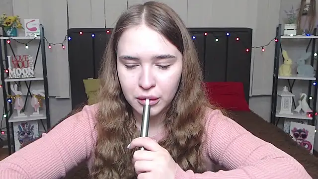 LauraHlot online show from 01.22.25