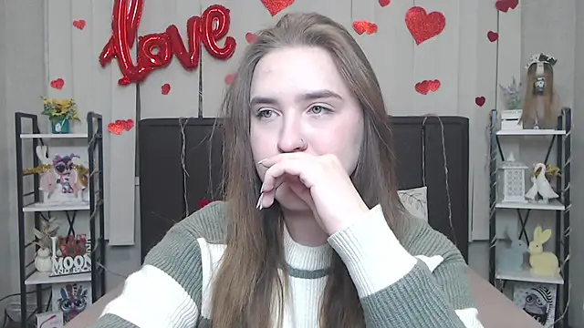 LauraHlot online show from 02.05.26