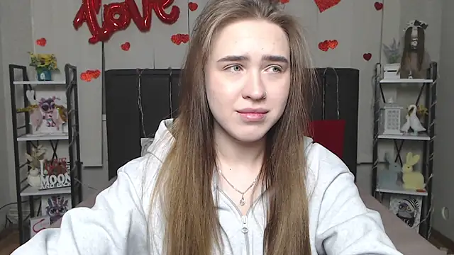 LauraHlot online show from 02.17.26