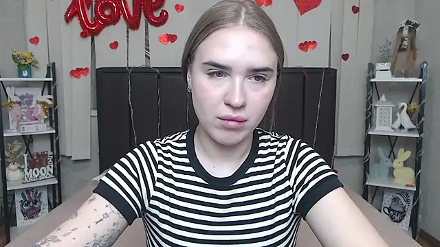 LauraHlot online show from 03.31.26
