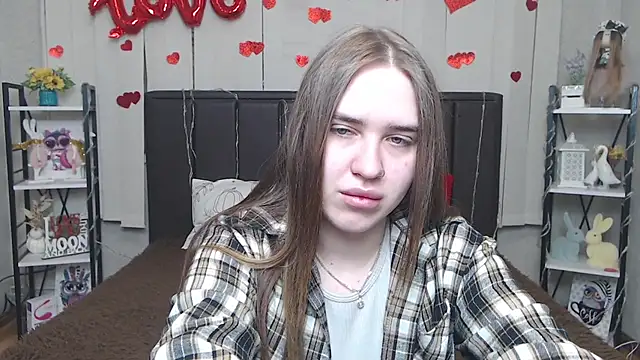 LauraHlot online show from 05.27.26