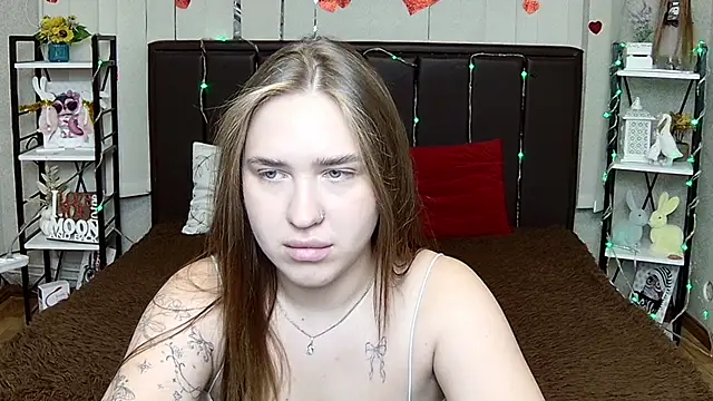 LauraHlot online show from 07.23.26