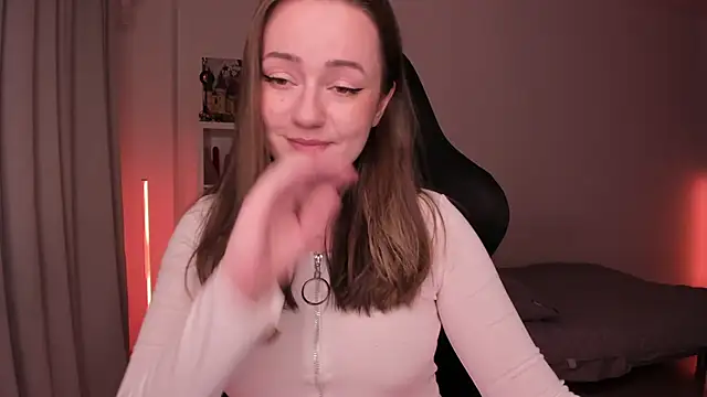 Snapshot of WalkingGirl chatting on 01.28.25 WalkingGirl online show from 01.28.25