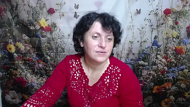 LuciaMii online show from 10.11.25
