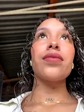 MarieLeon online show from 12.14.25