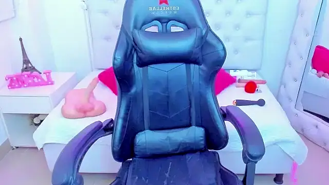 Snapshot of silvana__miller chatting on 02.08.25 silvana miller online show from 02.08.25