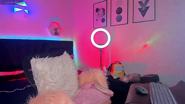 Snapshot of _gia_rose chatting on 09.18.25 gia rose online show from 09.18.25