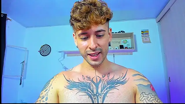 Snapshot of Ares_blue chatting on 05.15.26 Ares blue online show from 05.15.26