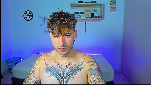 Snapshot of Ares_blue chatting on 05.16.26 Ares blue online show from 05.16.26