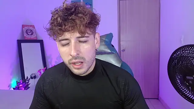 Snapshot of Ares_blue chatting on 05.19.26 Ares blue online show from 05.19.26