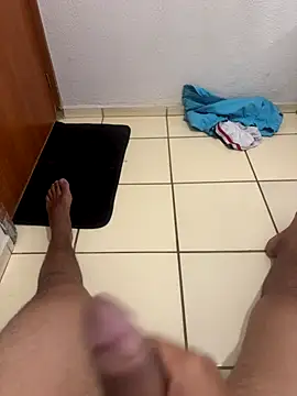 Snapshot of Akdablio chatting on 10.30.25 Akdablio online show from 10.30.25