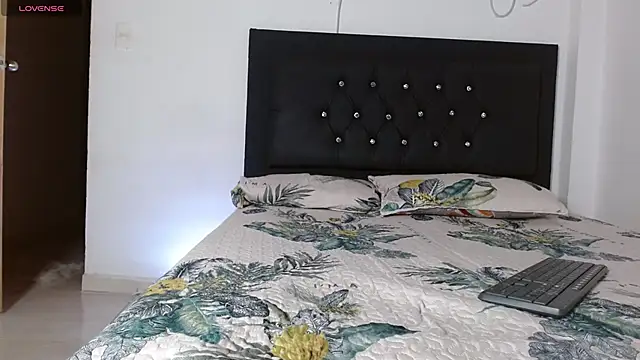 Adele Rush online show from 09.18.25