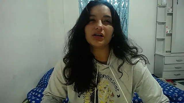 Snapshot of Laurenkenner_ chatting on 12.02.24 Laurenkenner online show from 12.02.24