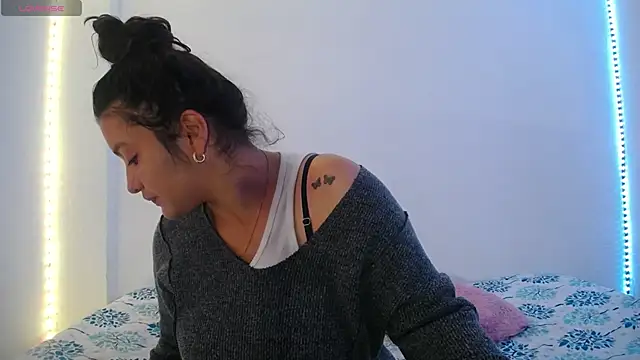 Snapshot of Laurenkenner_ chatting on 02.18.25 Laurenkenner online show from 02.18.25