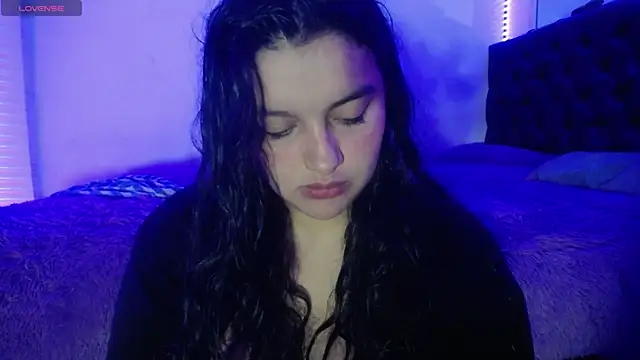 Snapshot of Laurenkenner_ chatting on 10.18.25 Laurenkenner online show from 10.18.25