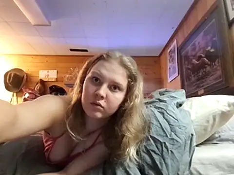 Snapshot of Ryan_and_Aurora chatting on 02.11.26 Ryan and Aurora online show from 02.11.26